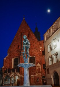 Statue next to St Mary's Basilica Statue next to St Mary's Basilica