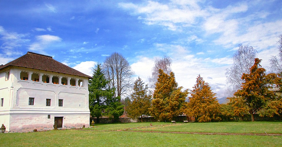 Maldaresti Outside View