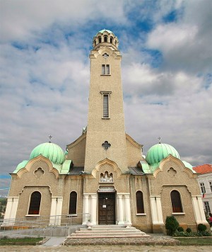 web-church-with-balls