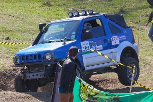 jimny are doar 3 roti