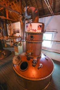 bruichladdic - 007 - ugly betty - gin still